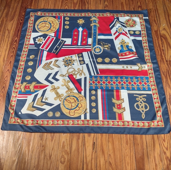 Symphony Scarfs Made In Italy 100% Polyester Microfiber Scarf 34" X 34" - Picture 3 of 7